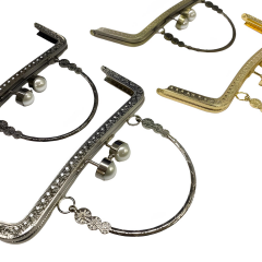 Kulplu İncili Metal Çanta Sapı Bursu 21 cm M3