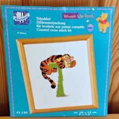 Vervaco 41120 Winnie the Pooh T Etamin Kit Pano Tablo